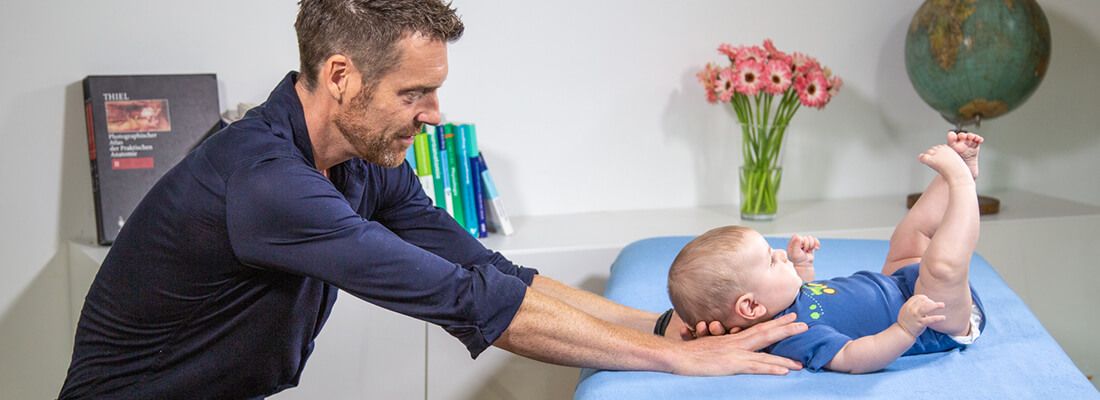 Baby_Kreissaal_wiegen_Gewicht