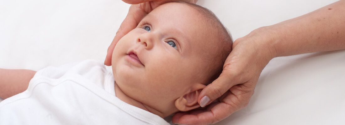 Arzt mit Baby