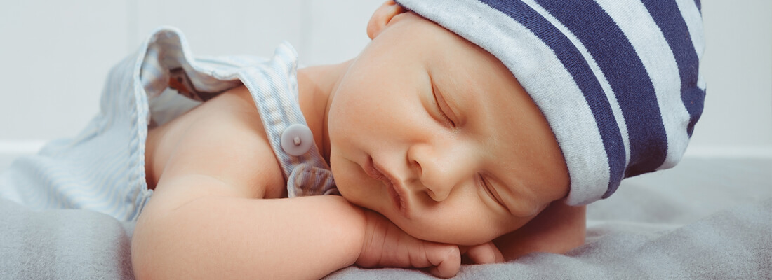 Almohada para bebés y deformación de la cabeza