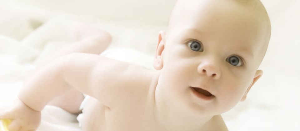 Tout sur le thème du plagiocéphalie chez le bébé